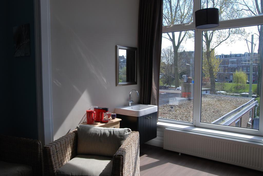 Bed & Breakfast Obrechtstraat Хага Екстериор снимка
